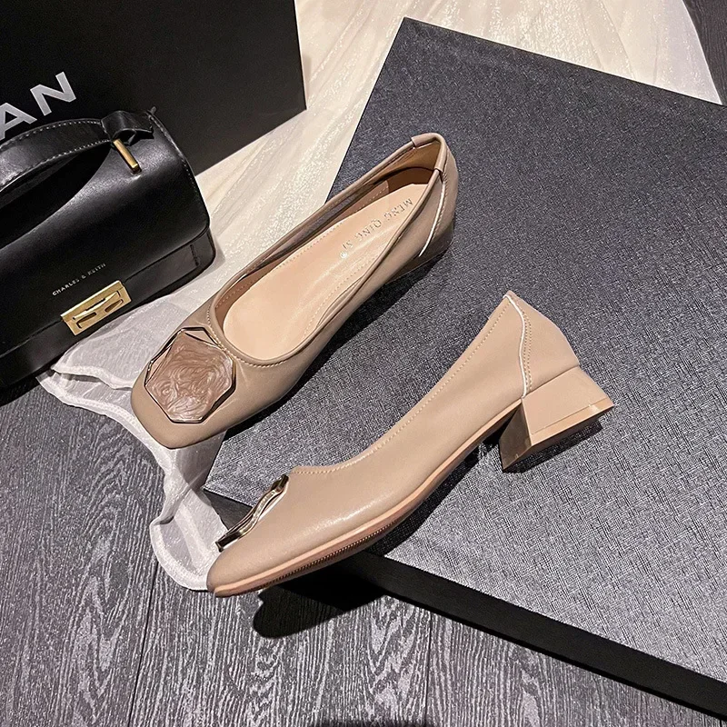 2024 Autumn Fashion Women Pumps Metal Decoration Square Toe 3CM Square Heel Soft Leather Grandma Shoes Commute Women Shoes