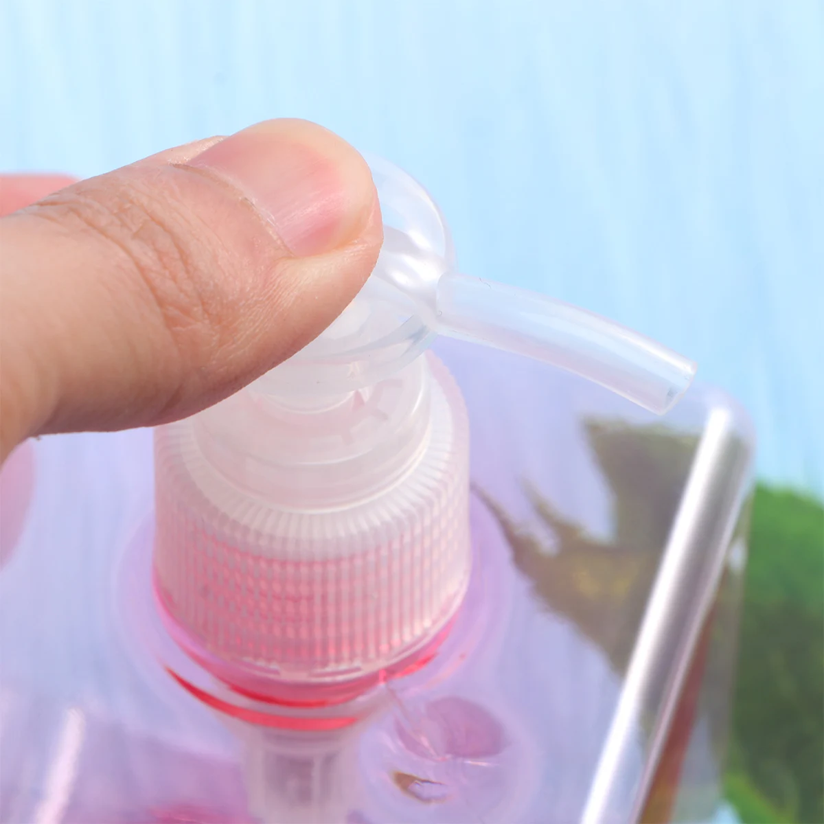 

250ml Refill Bottle Pump Dispenser for Shampoos Lotions Soaps Detergents H washing Foam Empty Travel Square Thick