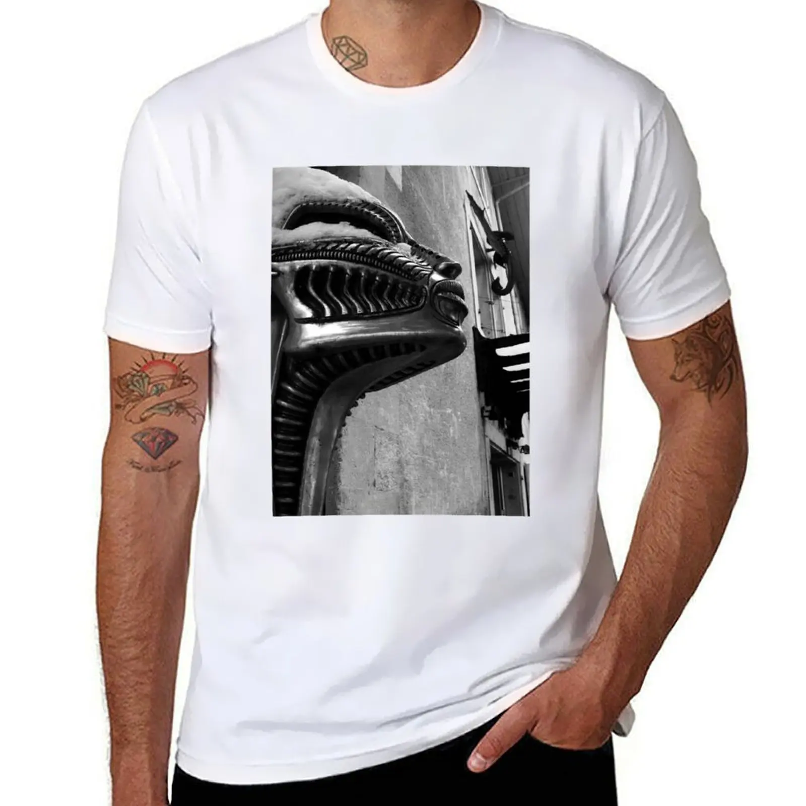

Giger R Schweiz Museumsstatue. Gruyères, H T-Shirt Tough Fabric Work Tee