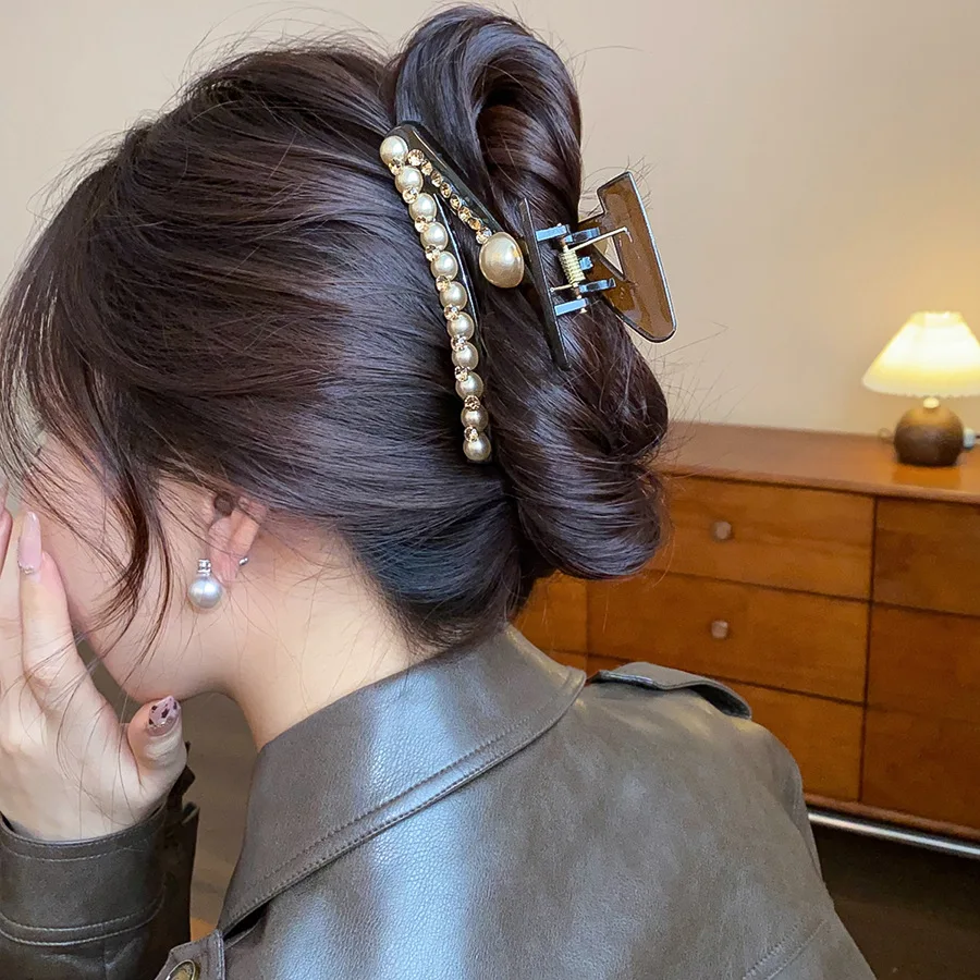 مشبك شعر أكريليك كبير الحجم على شكل حرف Z للنساء أنيق متعدد الاستخدامات لؤلؤ تقليد أحجار الراين مشبك سمك القرش إكسسوار جديد M