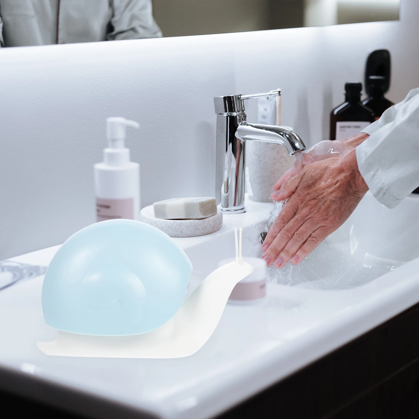 

Creative Snail Lotion Dispenser Bottle Liquid Soap Storage Box Pp Reusable Refillable Easy Use For Bathroom Kitchen