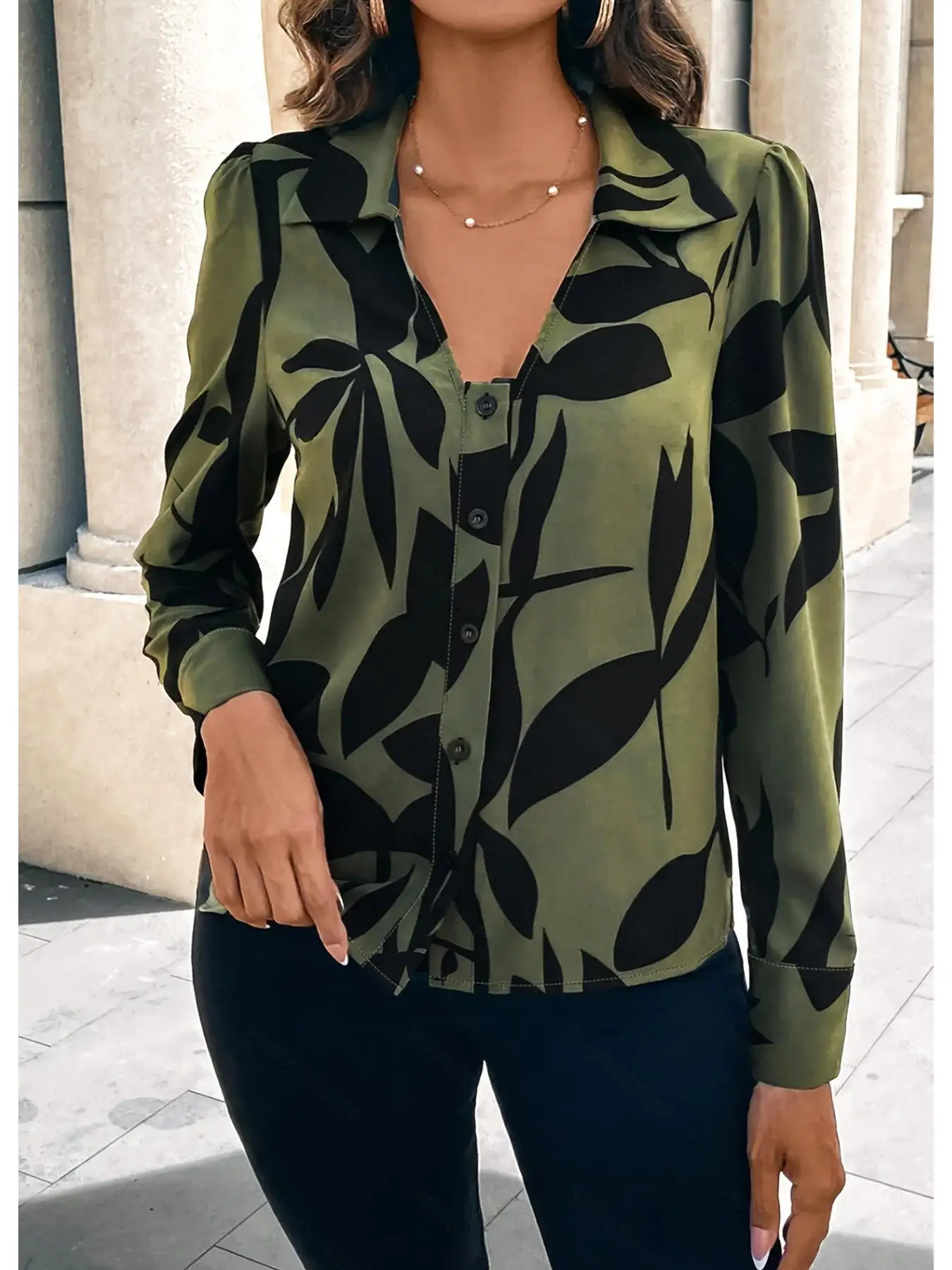 

Женская тонкая эластичная дышащая рубашка больших размеров с V-образным вырезом и пуговицами, элегантная, с длинными рукавами, подходит для повседневных прогулок, офис. 1-5XL.