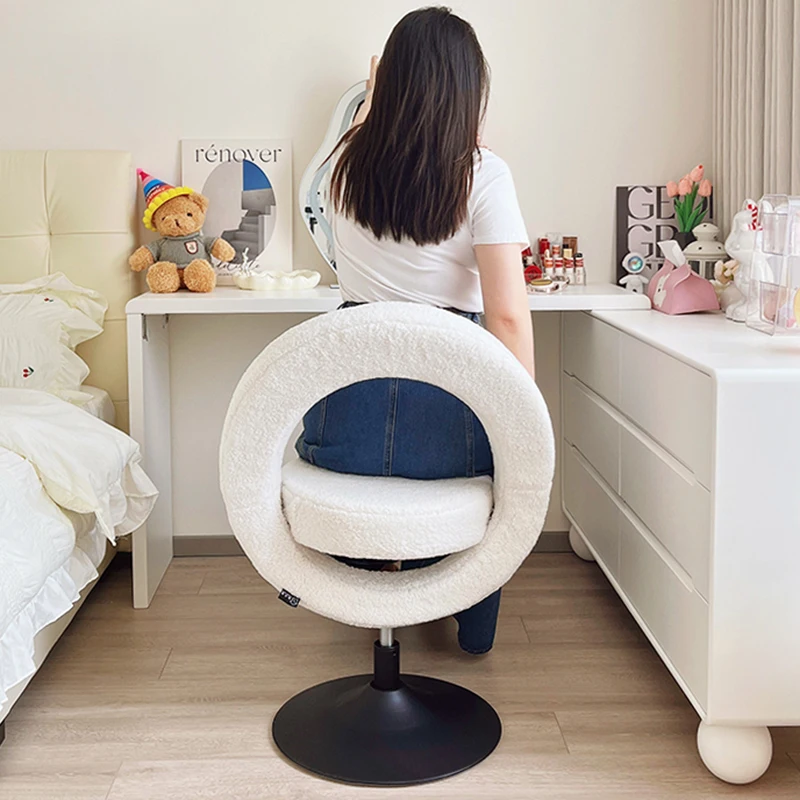 Minimalist Modern Vanity Chair Portable Ergonomic Lazy Relaxing Nordic Stool Salon Dressers Gaming Tabouret Trendy Furniture