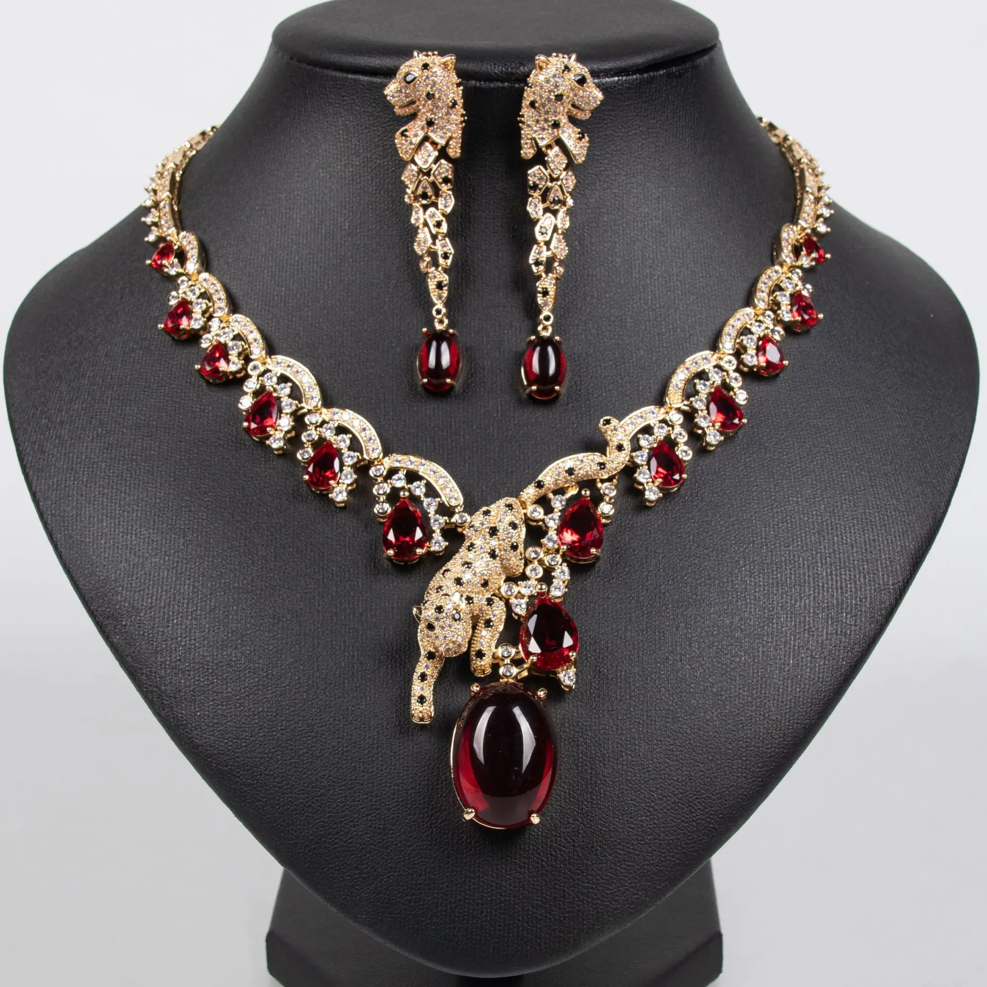 

European and American fashion exaggerated leopard zircon jewelry necklace set, personalized and versatile dress party jewelry ne