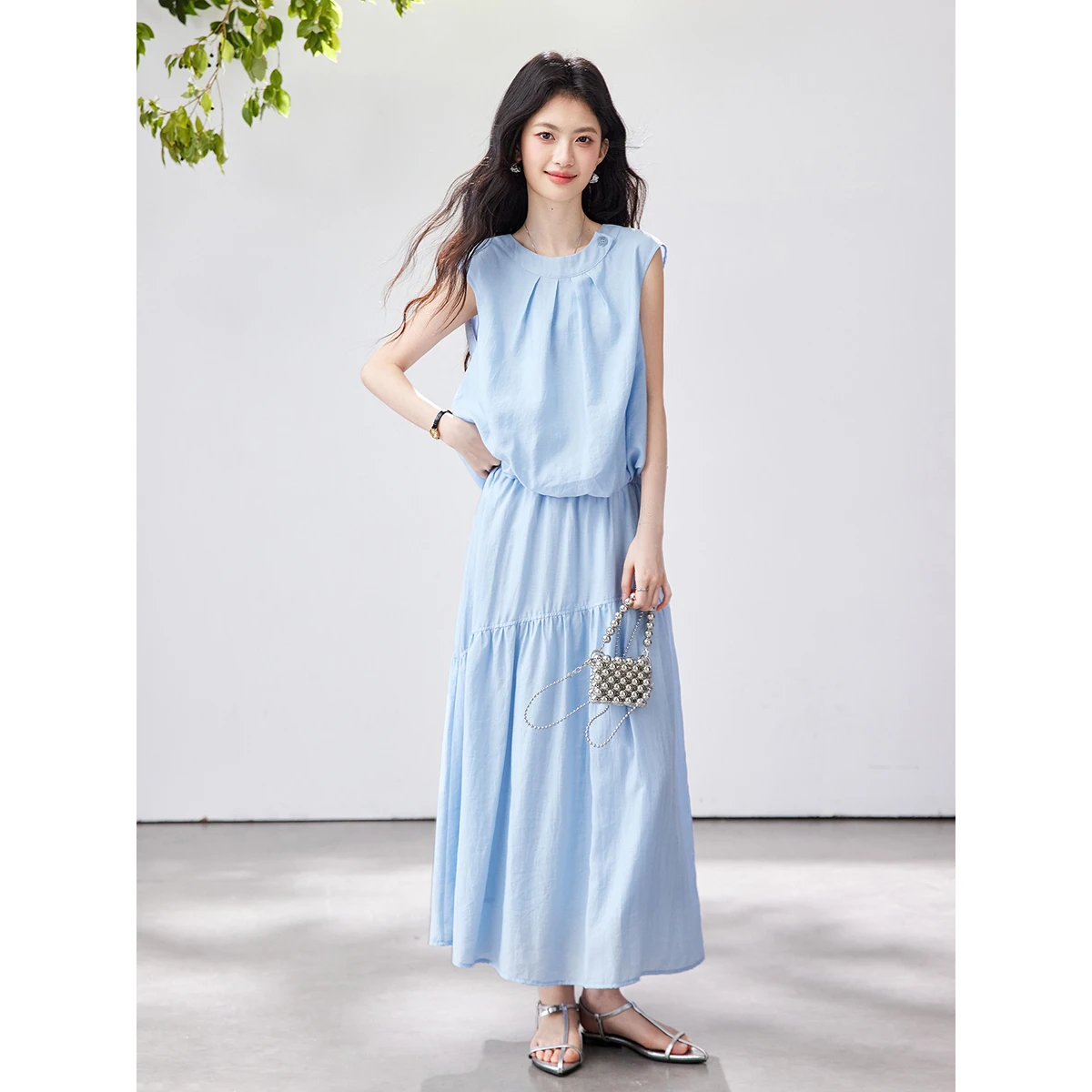 

Комплект VIMLY: светло-голубая юбка и топ для отпуска, женский, лето 2026, с круглым вырезом, без рукавов, юбка с косым кроем и нашивками, повседневный комплект из двух предметов, 30861