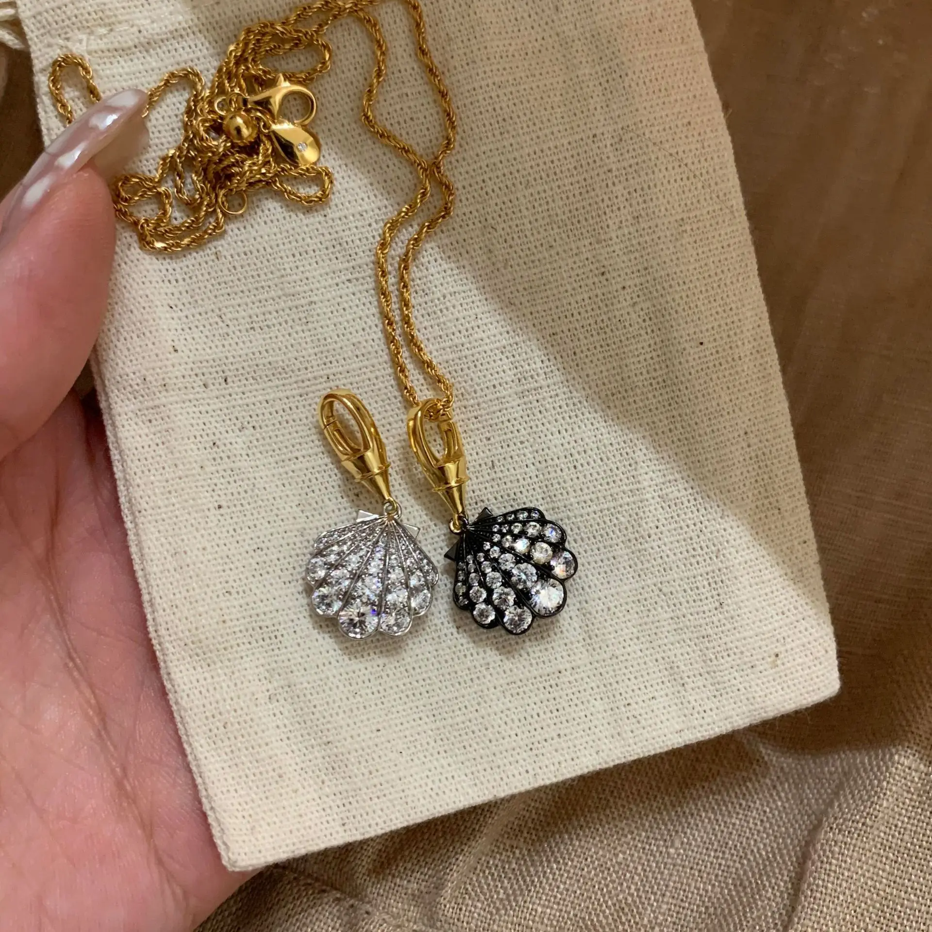 2026 Hottest 925 Silver Full Gems Necklace Black Gold High Carbon Diamond Shell Shape Pendant Rope Chain Choker Unisex Jewelry