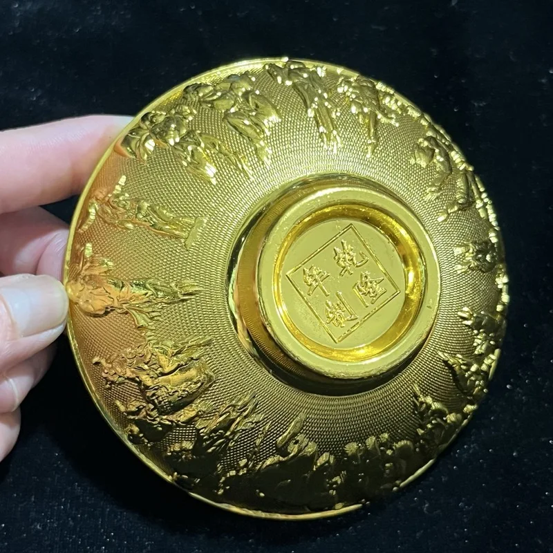 Antique miscellaneous collectibles: Gilt relief Luo Han bowl, craft ornament, furniture decoration, Qianlong era product