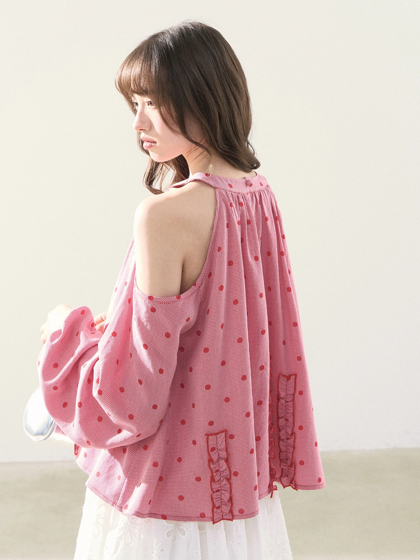 

Новинка: Женский модный топ в стиле ретро с длинными рукавами, летний, с принтом в малиновый горошек, с вырезом на шее, свободного кроя