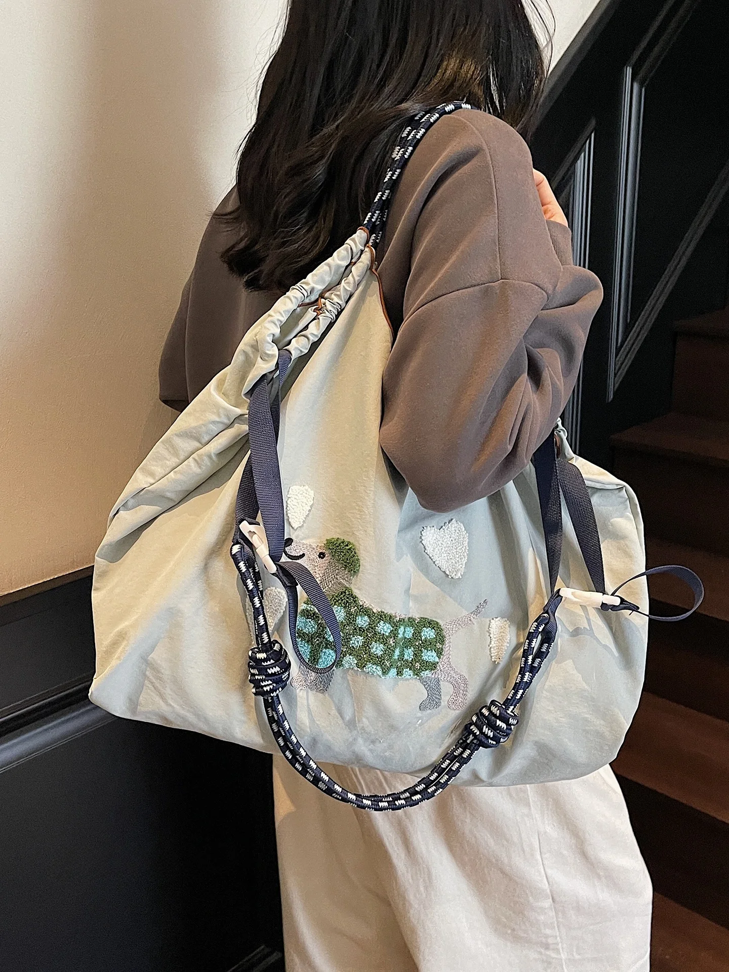 

Корейская большая нейлоновая сумка Capaci с вышивкой, сумка с мультяшной собакой Fem, легкая большая сумка, модная холщовая сумка