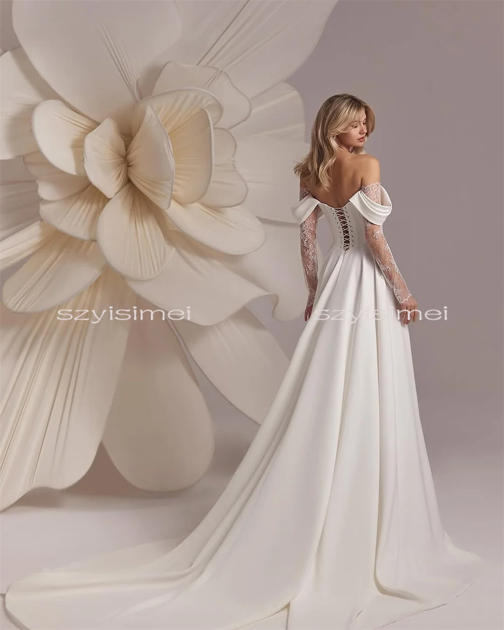 Elegante schulterfreie Brautkleider, A-Linie, hoher Schlitz mit Spitze, Brautkleid für die Hochzeit, Spitzenärmel, individuelle Brautkleider