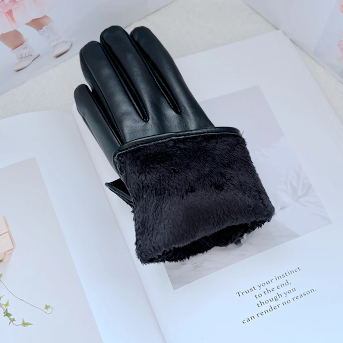 Brand Flower Women\' PU Leather Gloves Winter Warm Plus Velvet Thicken Full Finger Outdoor Riding Touch Screen Driving Mittens