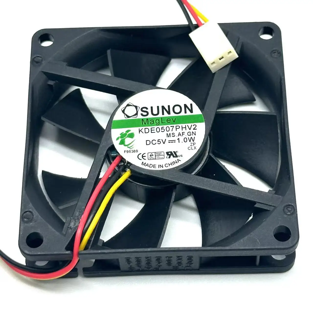 

SUNON KDE0507PHV2 MS.AF.GN DC 5V 1.0W 70x70x15mm 3-Wire Server Cooling Fan