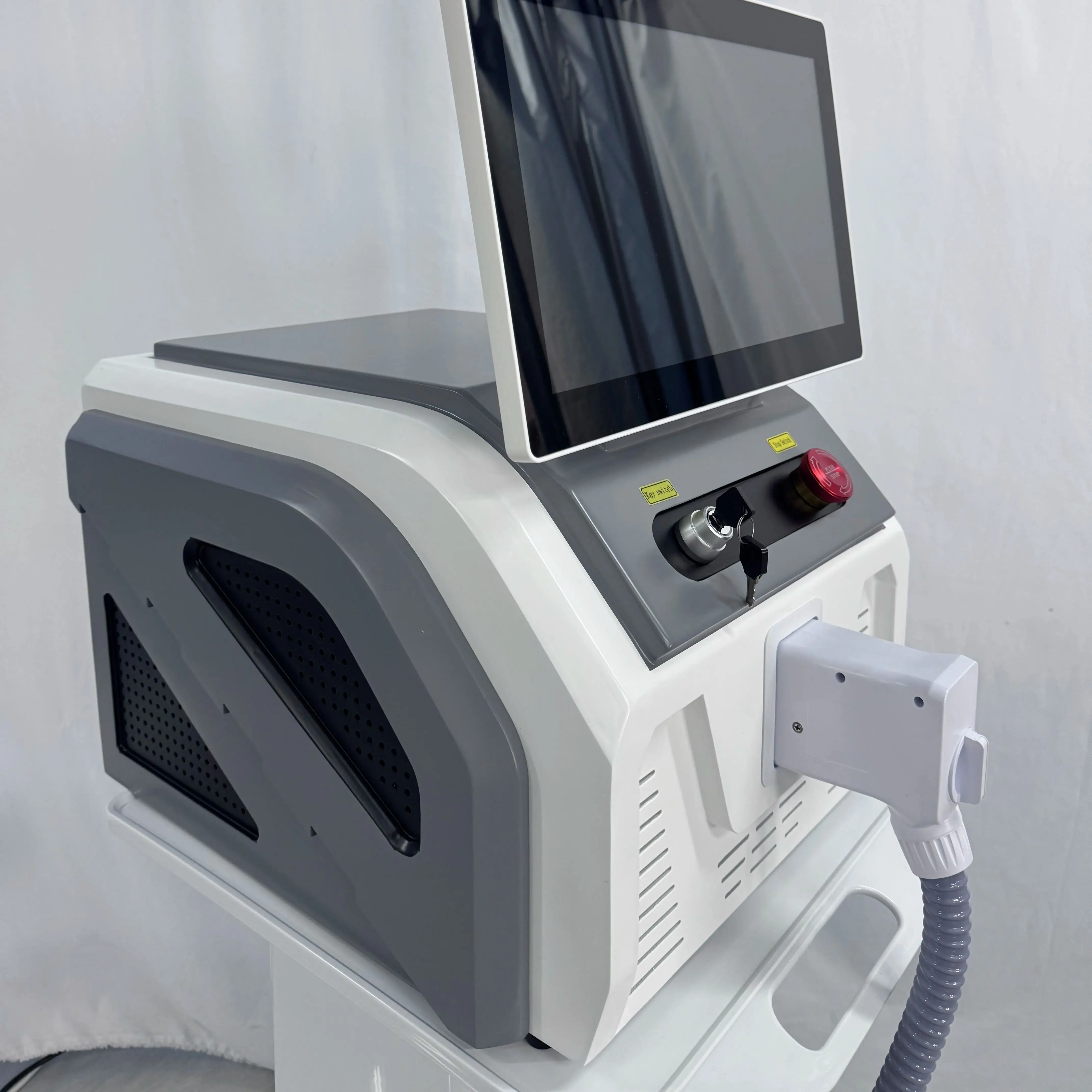 

Factory Price 3500W Laser Ice Platinum Three Wavelength 755 808 1064 Ice Diode Laser Painless And Efficient Hair Removal Machine