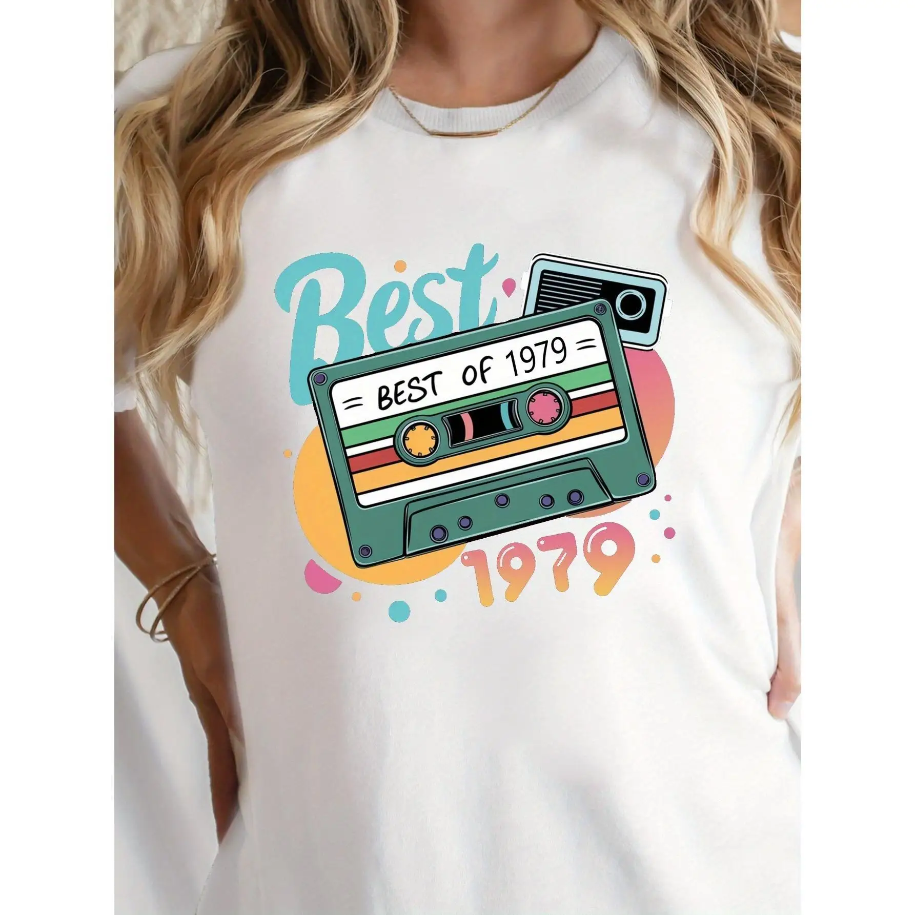 

Retro 1979 T-shirt Vintage Music Cassette Tape Tee 70s Aesthetic Outfit Classic 80s Vibe Birthday Gift for Dad Mom Unisex Top