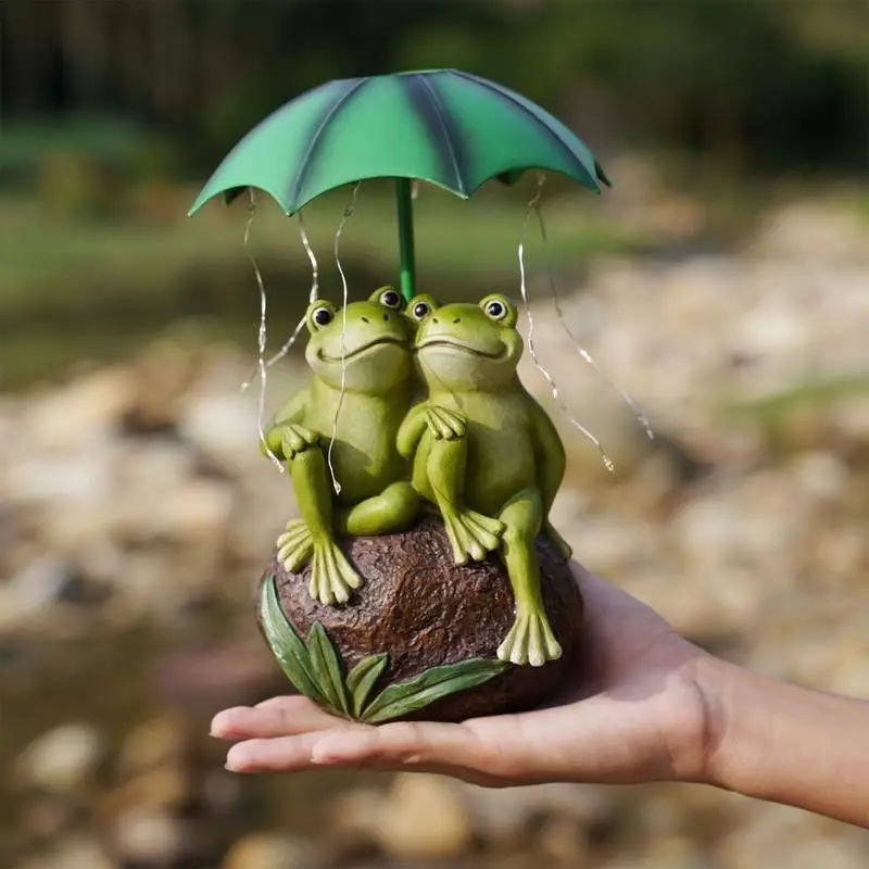 Frog Solar Lights Outdoor Garden Waterproof Resin Frog Statue Couple Frog Holding Umbrella Sculpture Solar Lantern LED Outdoor