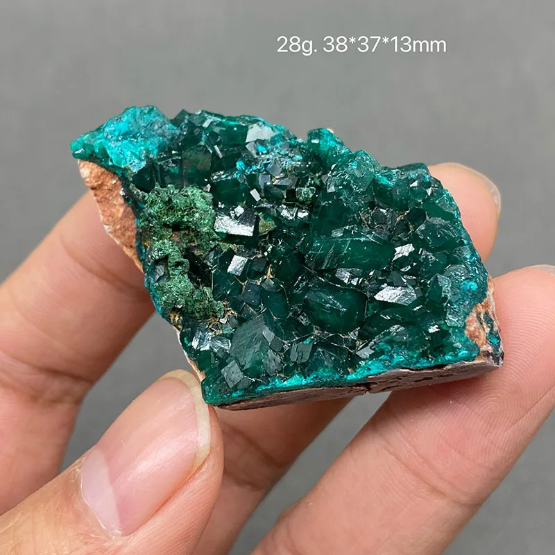 Imagem -03 - Dioptase Mineral Espécime Pedras e Cristais Quartzo 100 Natural Verde Africano