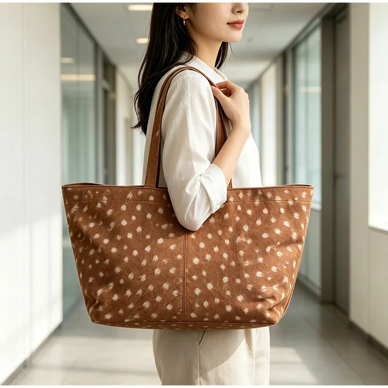 Retro Wildleder-Tasche mit Hirschmuster und Tupfen, Große Kapazität, Damen-Schultertasche, Alltagstasche für Arbeit und Einkauf, Einfach und Leicht – Detail 6