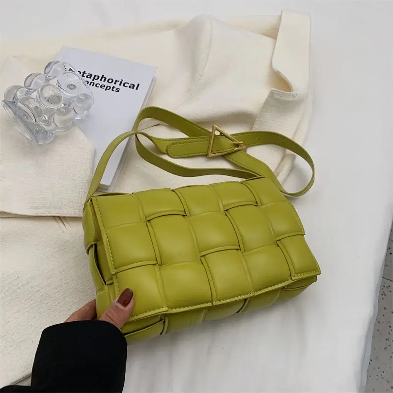 Fashionable handbag with unique design suitable for various occasions Large capacity single shoulder crossbody bag