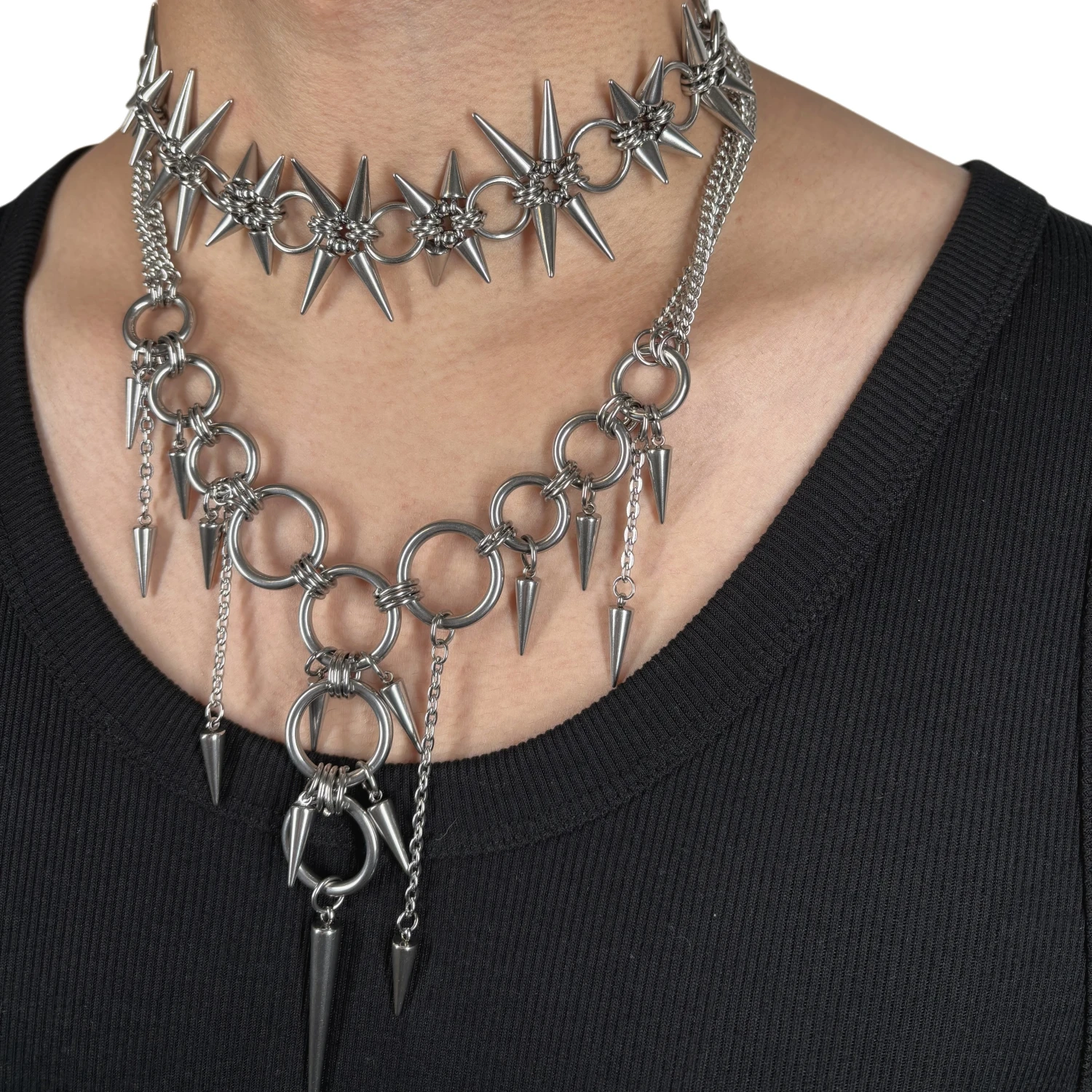 اليدوية الشرير الصخرة ثقب سبايك مبالغ فيها الصلب حلقة شرابة للنساء الرجال الأزياء برشام قلادة سترة سلسلة الملحقات