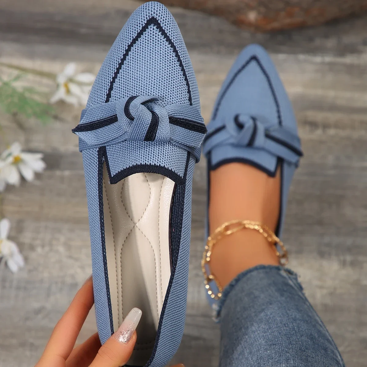 Women Flats 2024 New Knitted Slip on Loafers Breathable Comfortable Solid Color Shoes Casual Pointed Toe Walking Sneakers Women