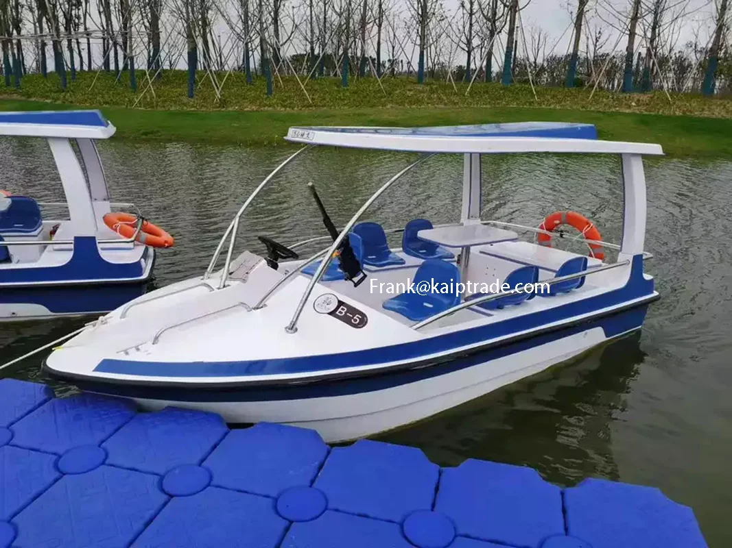 6-8 person outdoor water park fiberglass material electric battery boat with stainless steel handrails