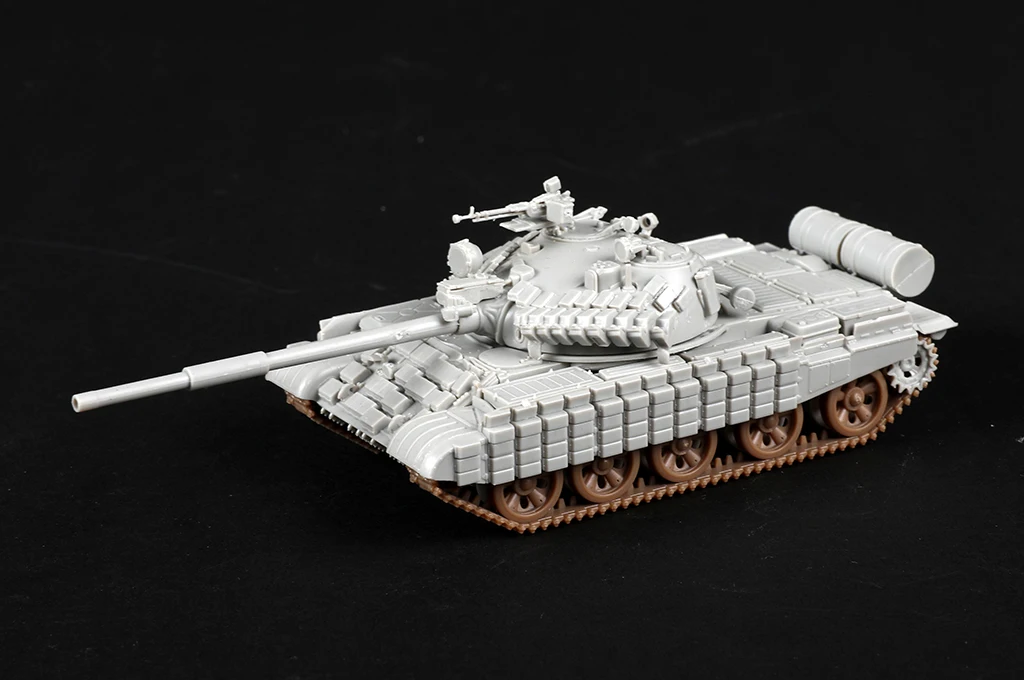 Trumpeter-Kit de construcción de tanque medio, juguete militar de plástico, a escala 07149 1/72, T62 ruso, ERA de T-62, Mod1972