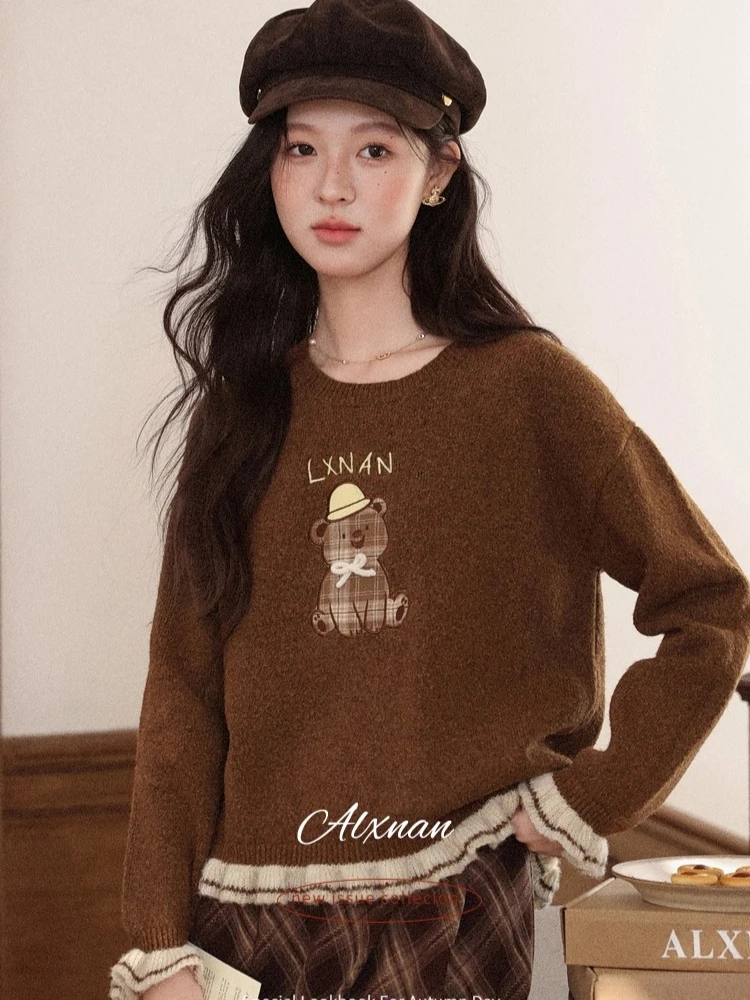 

ALXNAN Brown Sweater Women Round Neck Patchwork Contrasting Color Sweater Teddy Bear Cartoon Pattern Long Sleeved Tops L57871