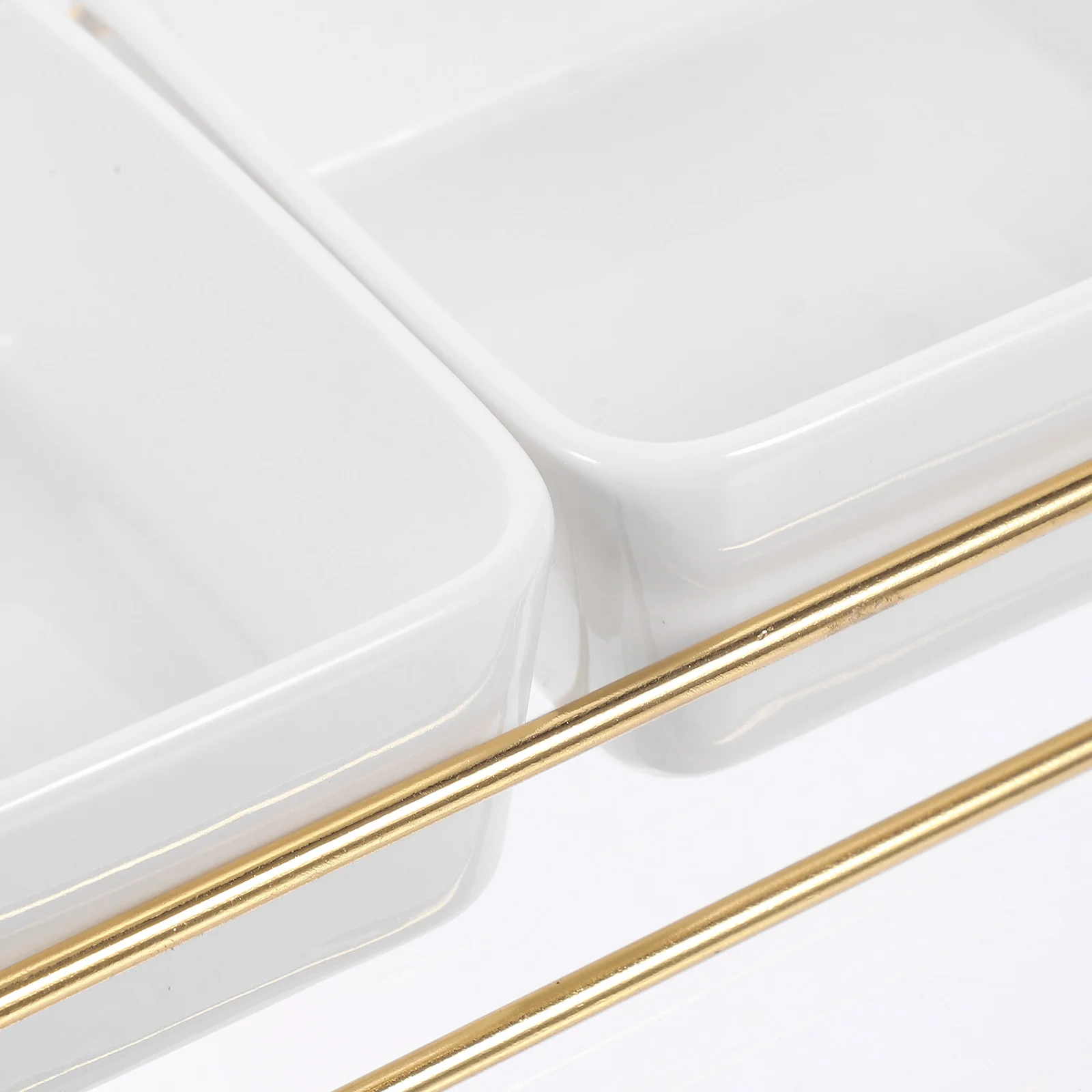 

1 комплект тарелки с сухофруктами, шикарный поднос для закусок, держатель для конфет, металлическая стойка, миска для хранения для вечеринки, сервировка закусок, поднос для фруктов, сервировочная тарелка