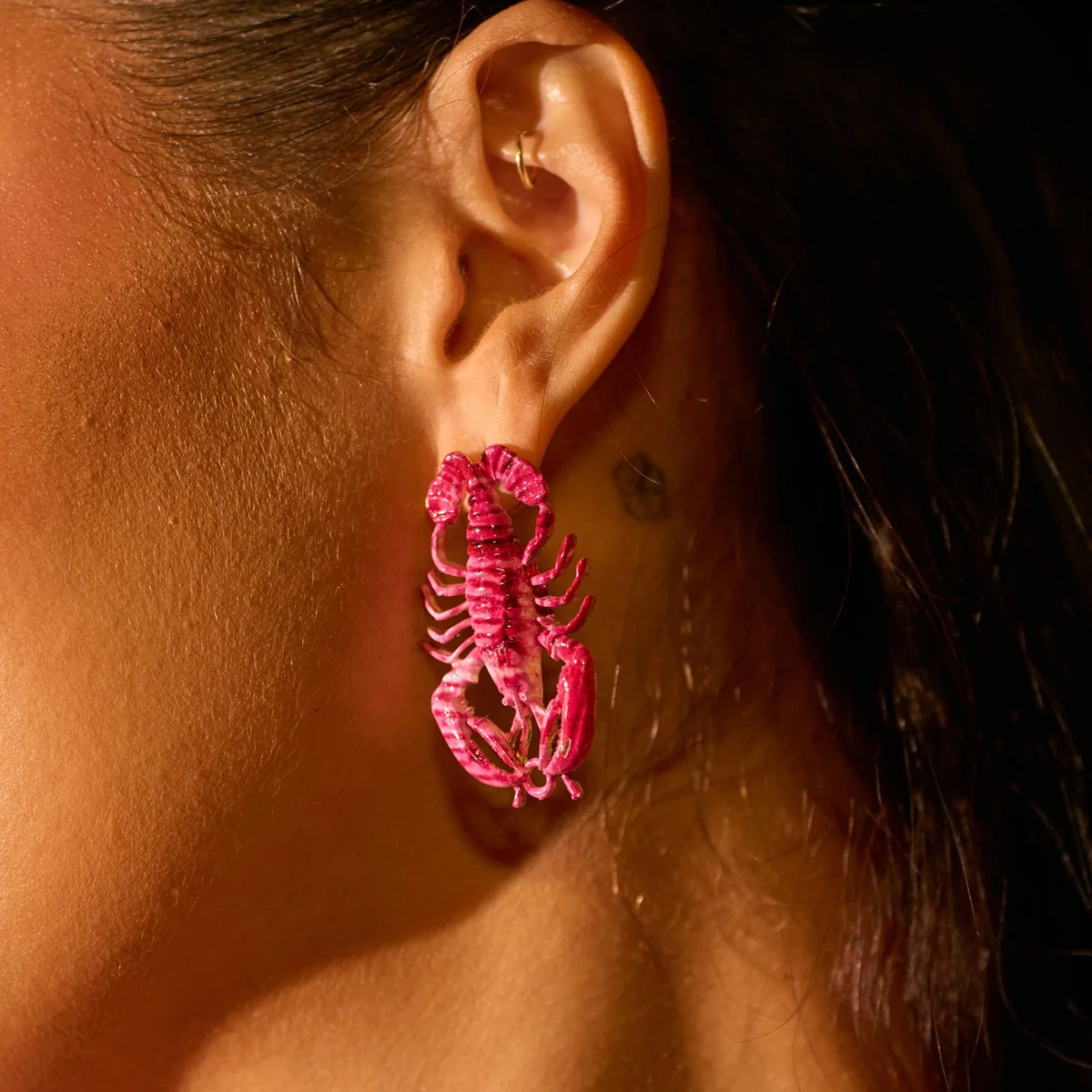 Creative Pink Lobster Dangle Earrings Summer Women Accessories Statement Marine Creature Metal Pendant Earrings Beach Jewelry