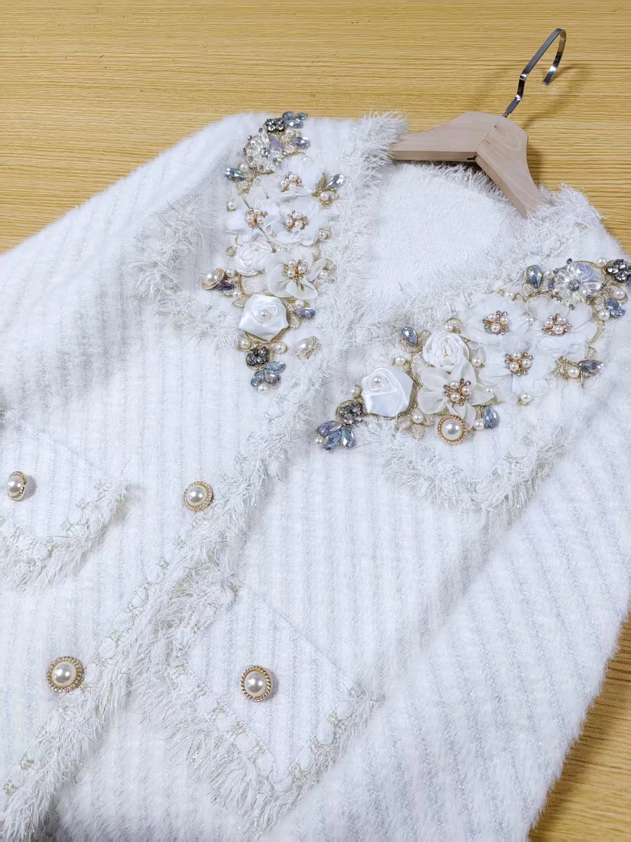 

Новый вязаный кардиган с цветочным принтом, бисером и бриллиантами, пальто для женщин, повседневный маленький ароматный свитер с v-образным вырезом, верхняя одежда, вязаная куртка