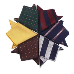 Tecido macio Bolso Quadrado Para Homens Mulheres Toalha Peito Hanky Gentlemen Hankies Terno dos homens Lenço Dos Desenhos Animados Toalha De Bolso Presentes