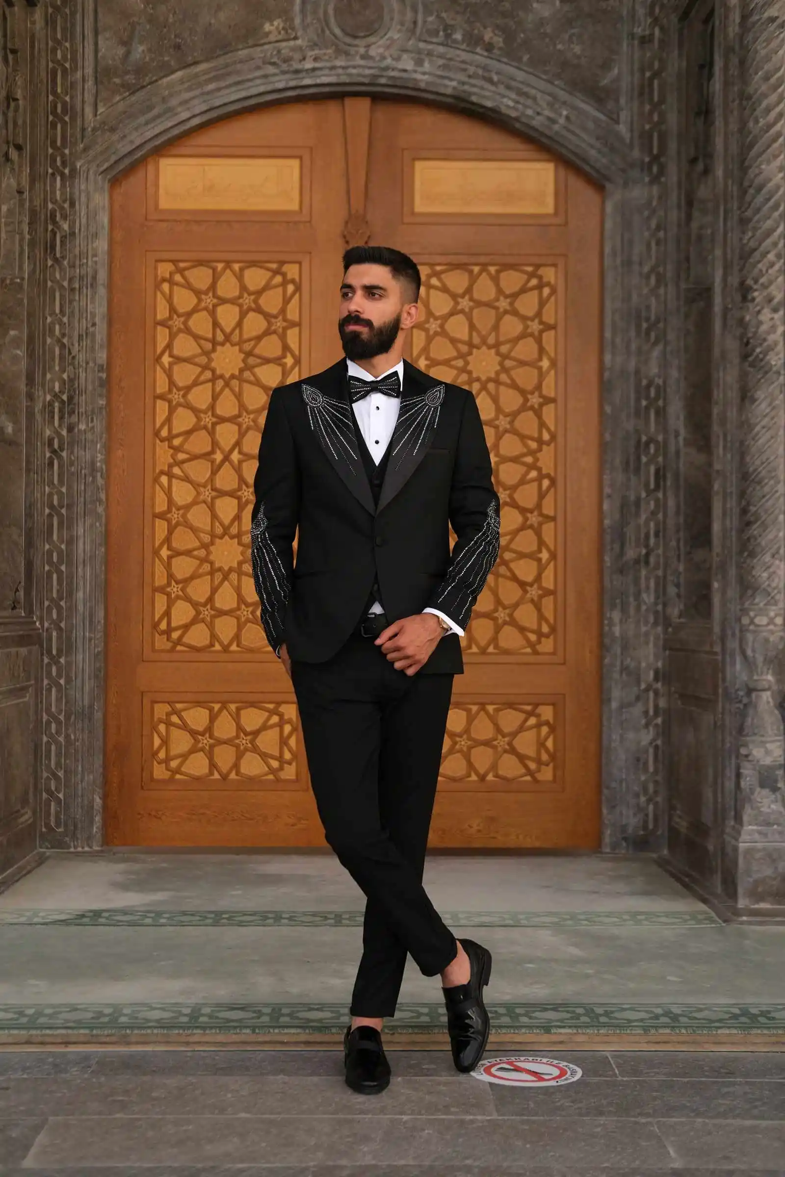 Fashion Rhinestone Men Wedding Suits Single Breasted Tuxedos Groom Party 3 Pcs Blazer Pants Vest Business Party Customized Suit