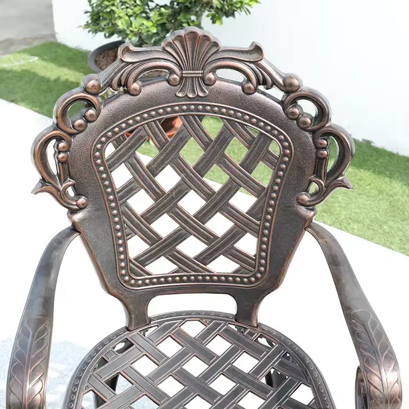 Zestaw mebli ogrodowych w stylu europejskim, aluminiowe krzesła i stół do użytku na zewnątrz, idealne do ogrodu, na patio lub na taras.