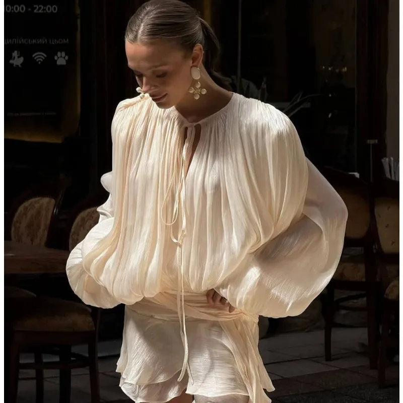 بلوزة صلبة فساتين صغيرة للنساء رقبة على شكل V وأكمام طويلة وأربطة فستان بنمط جميل ملابس نسائية عصرية #1