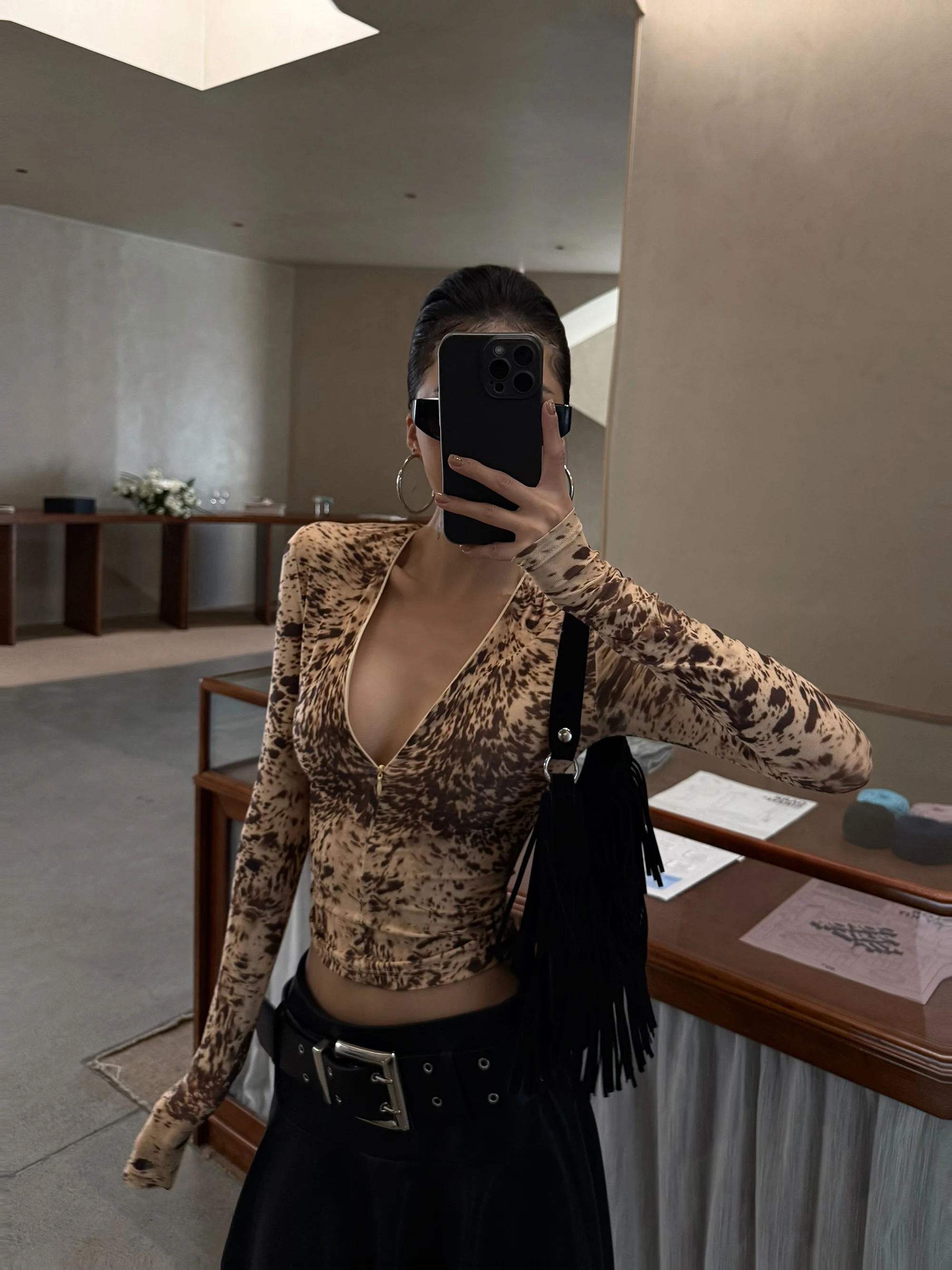 

Женская футболка Wild Zero American Sle Hot Girl с V-образным вырезом, леопардовым принтом, облегающая, с длинным рукавом, весенняя новинка, повседневная мода