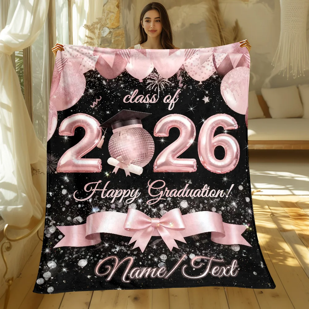 1 Stück Rosa 2026 Abschlussgeschenk Personalisierte Decke mit Namen Leichte Polyester-Flanelldecke Geeignet für Reisen Camping Wohnzimmer