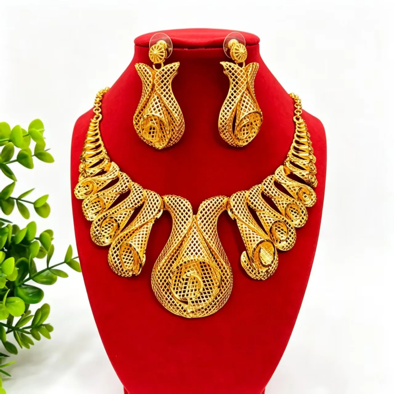 

New Fashion Dubai French 24K Gold Plated Necklace Earrings Elegant Wedding Party Jewelry Set for Beloved 333