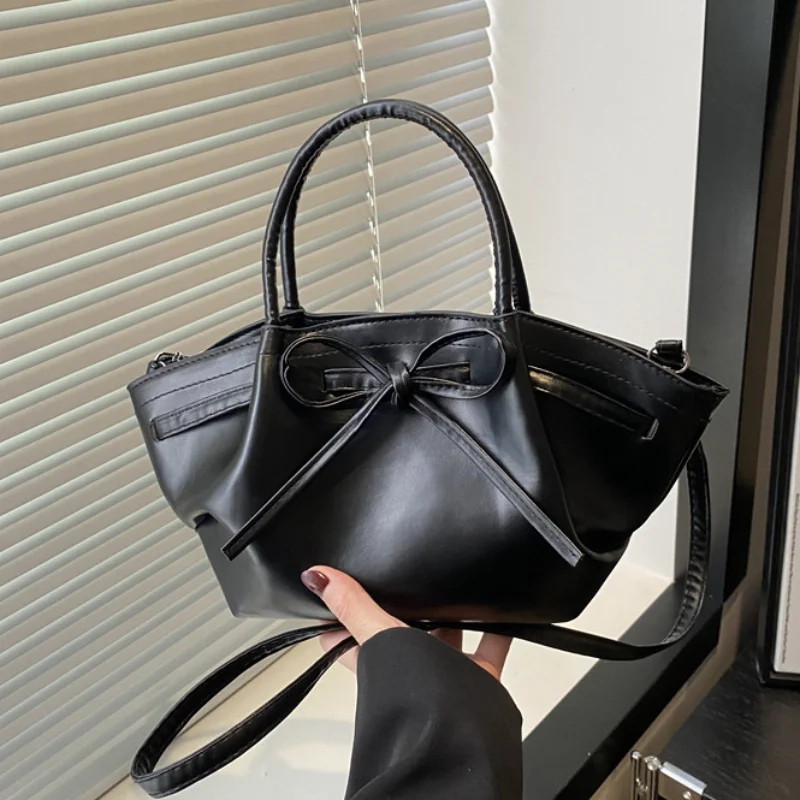 

Niche Bow Leather Wing Bag Brand Luxury Hand-held Women Basket Bag Korean Fashion Designer New Beautiful Shoulder Messenger Bag