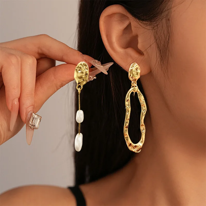 

New Elegant Asymmetric Earring Freshwater Pearl Metallic Exaggerated Long Stud Earring Ladies and Girls Party Jewelry Gifts