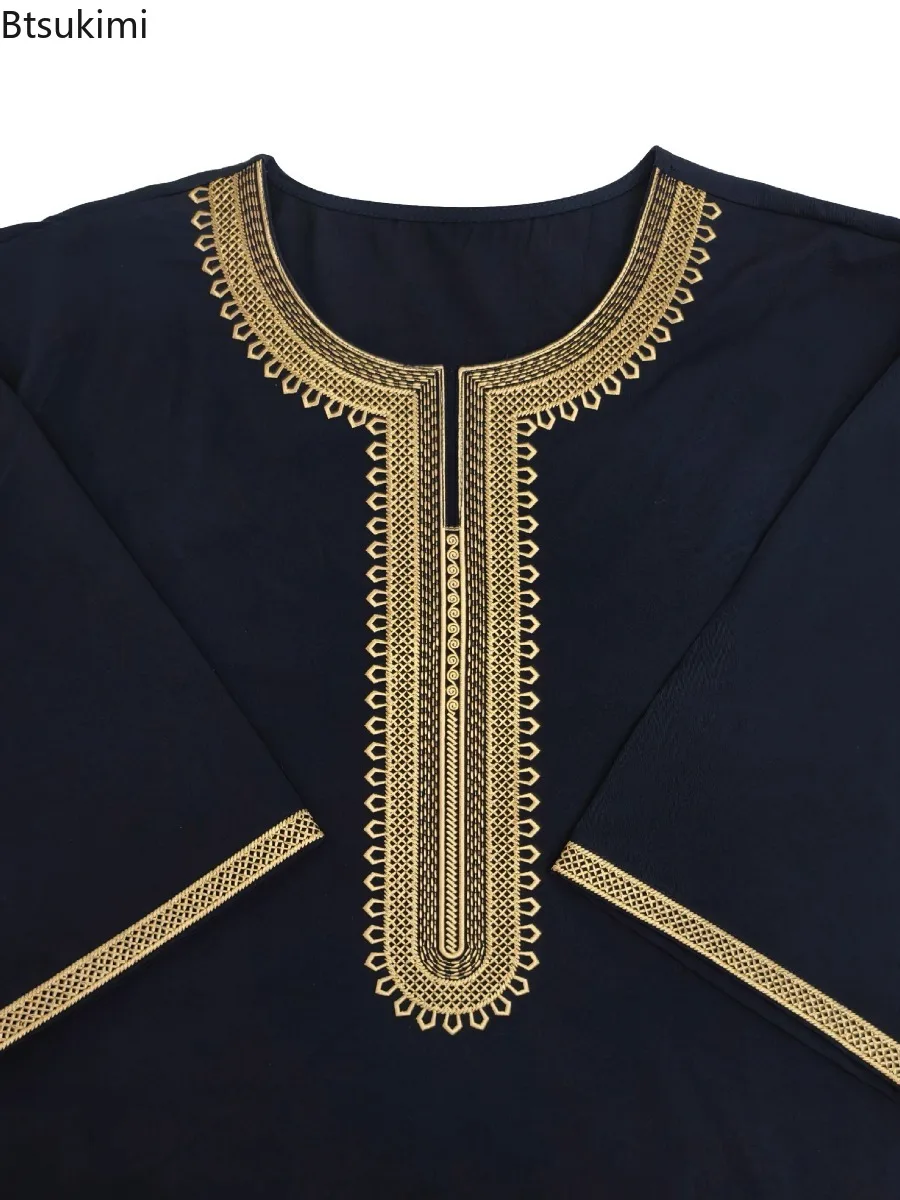 Muslimische Herrenkleidung Ethno-Stil Kaftan - close-up view
