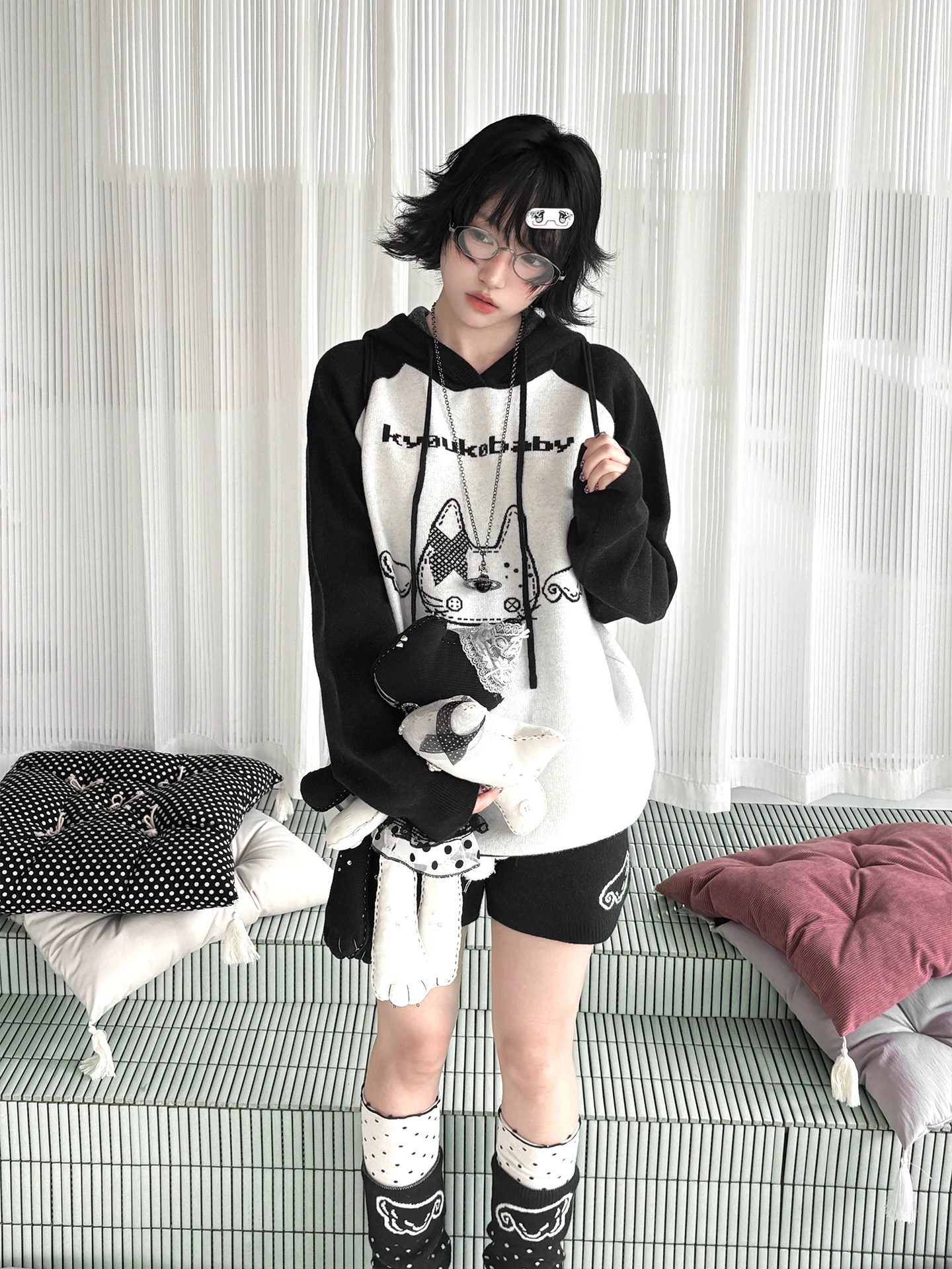 

Женская повседневная верхняя одежда Kyoukobaby: свободный вязаный свитшот оверсайз с крыльями, базовый черно-белый, в стиле кэжуал