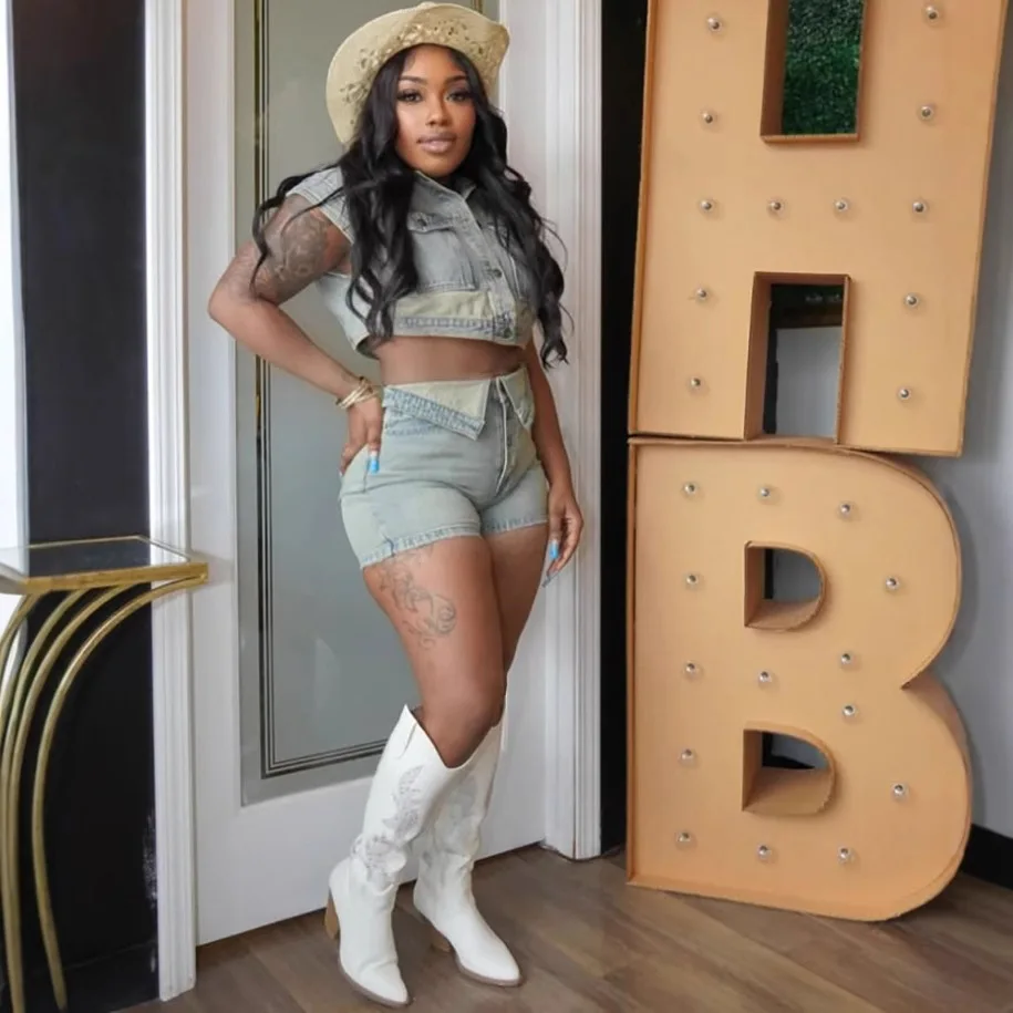 

2025 New Matcha Blue Short Sleeve Top High Waist Turn Up Jeans Two Piece Set Women Casual Fashion Suit