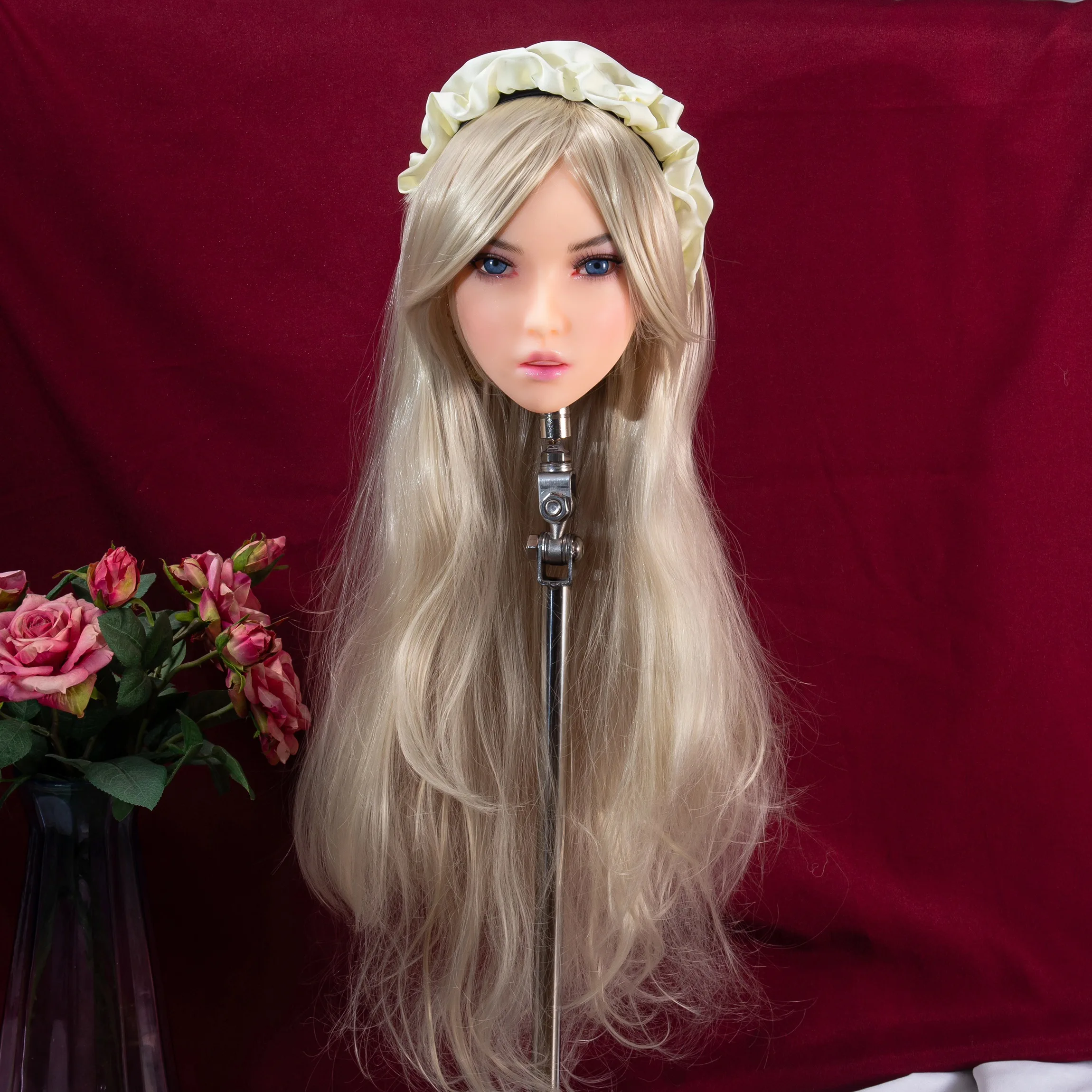 يمكنك فتح رأس سيليكون موديل جديد، مكياج رائع، شعر وحواجب مرسومة يدويًا، وفم ولسان