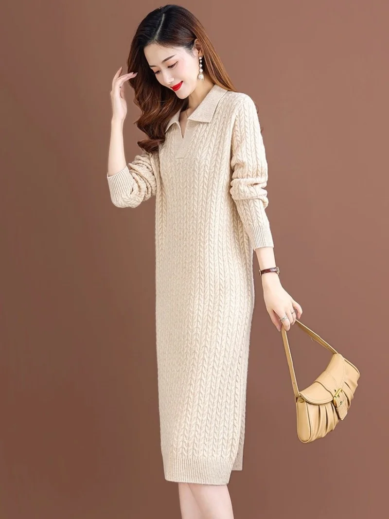 سترة فستان المرأة التلبيب سميكة العجين المقلي التقلبات الخريف والشتاء جديد بلون فضفاض ميدي القاع الحياكة فستان w1506