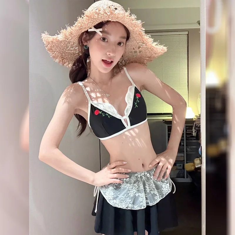 

2026 New Pure Desire Style Girlish Black Plaid Lace Three - Piece Set One - Piece Skirted Bikini Swimsuit for Small Breasts