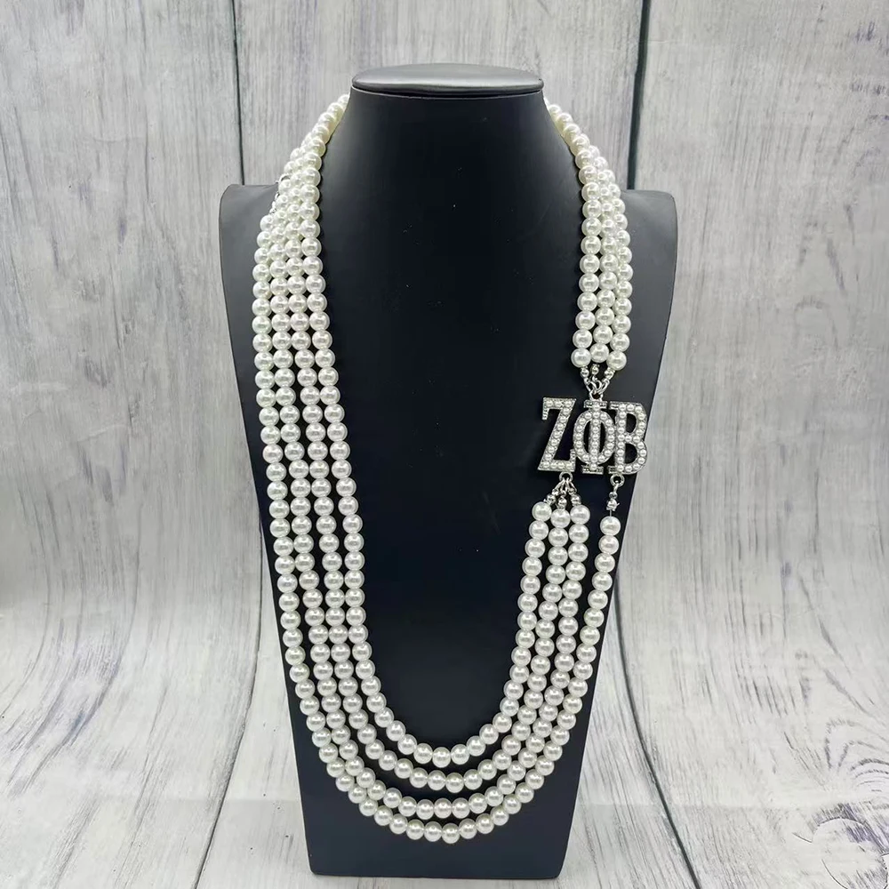 قلادة من اللؤلؤ متعددة الطبقات بشعار الحروف اليونانية لحفلة نادي نسائي الأخت #1