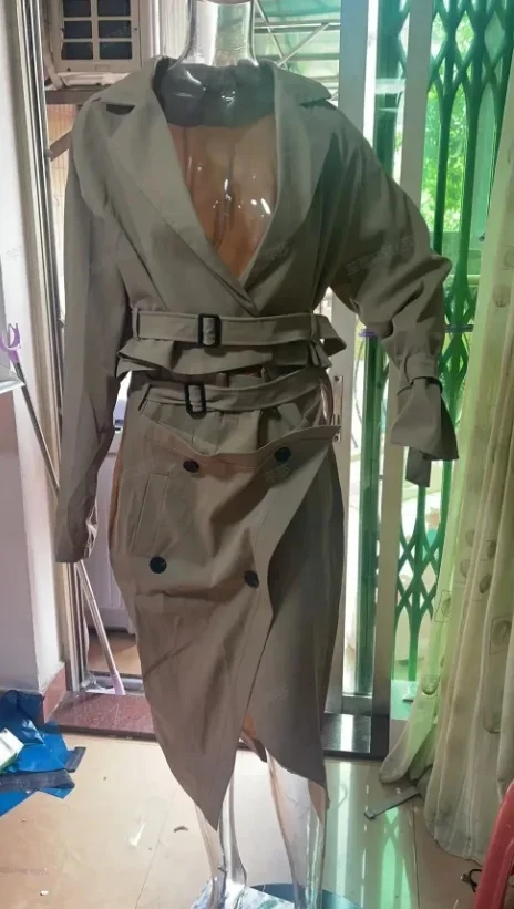 Conjunto de dos piezas de oficina para mujer, traje informal con cinturón y botones, Chaqueta corta con cuello levantado, Tops y falda con abertura