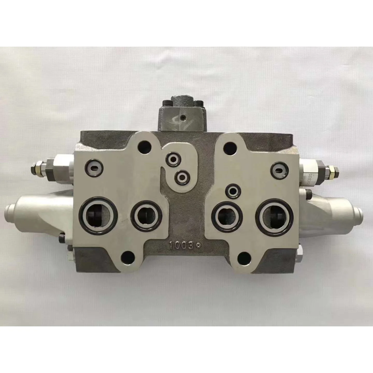 

723-41-05300 7234105300 Дополнительный клапан в сборе 723-41-05101 723-41-05100 Клапан ожидания гидравлического молотка для PC200-6 PC220-6