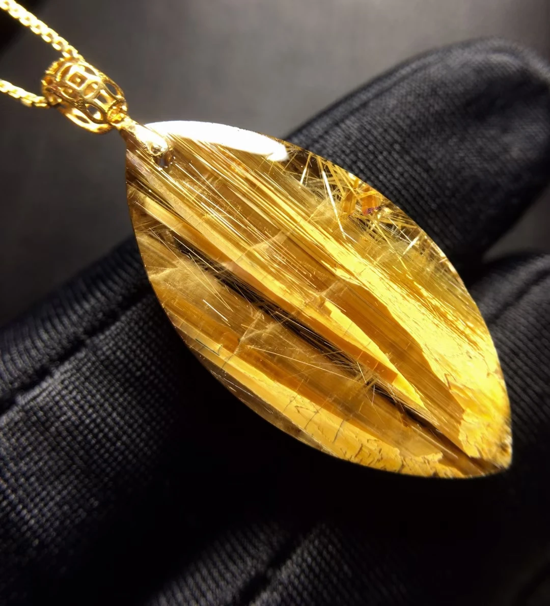 Natural Gold Rutilated Quartz Pendant Necklace Jewelry 28.3*14.2*7.7mm 18K Gold Yellow Rutilated Women Men AAAAAAA