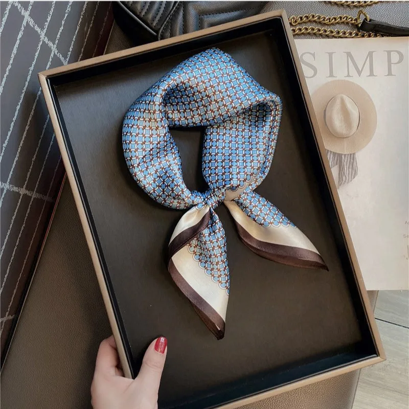 Echarpe-carree-en-soie-de-murier-bleue-a-motifs-geometriques-polyvalente-pour-le-printemps-l'ete-et-l'automne-echarpe-en-soie-tendance